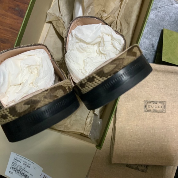 Authentic Gucci mules - Picture 4 of 5